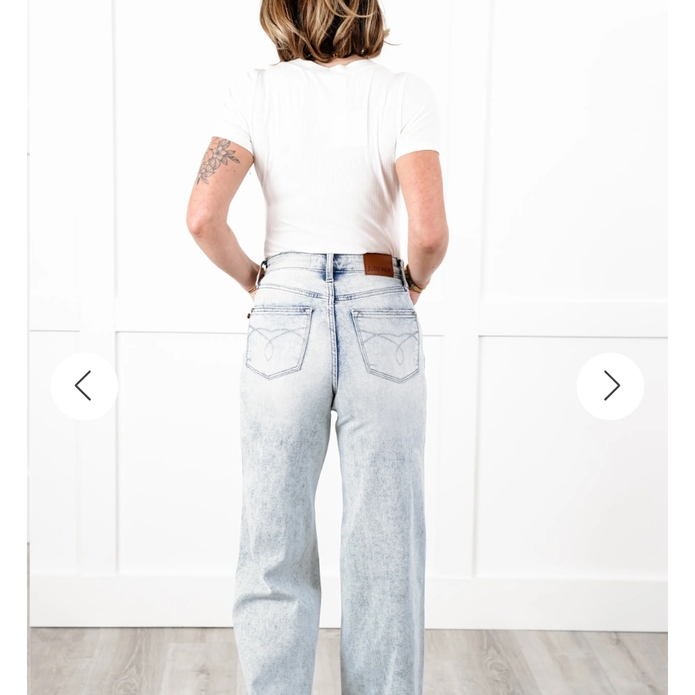 Classic Light Blue Women's Jeans - Picture 6 of 7